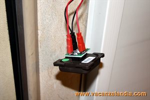 riparazione crepa parete camper montaggio luce esterna led 36