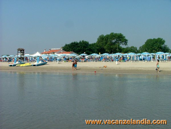 13 Emilia Romagna Lido Nazioni Bagno Tahiti spiaggia e mare