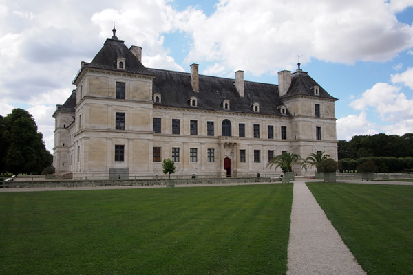 francia_Ancy-le-Franc_castello