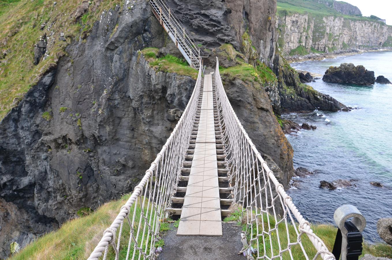 Carrick a Rede Rope Bridge