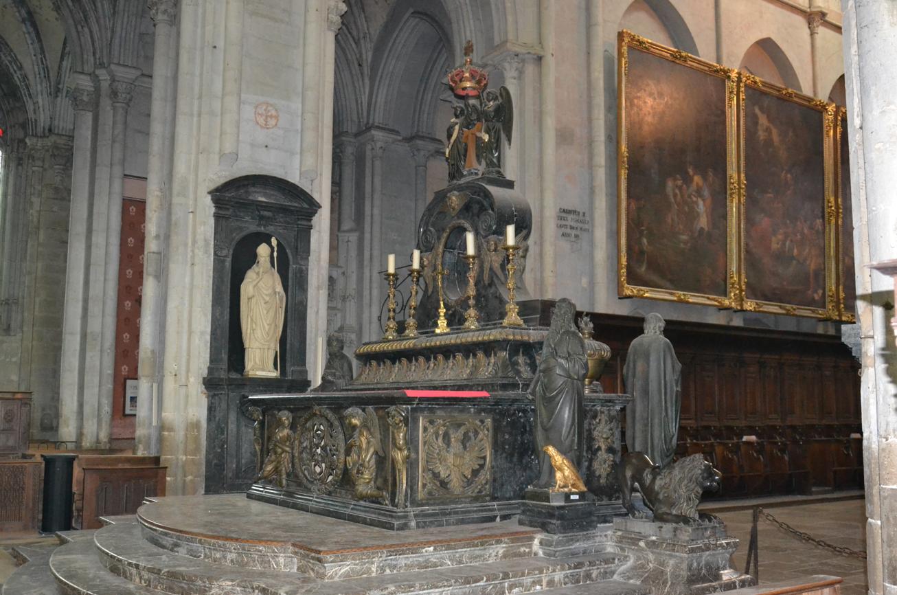 altare spoglie santo