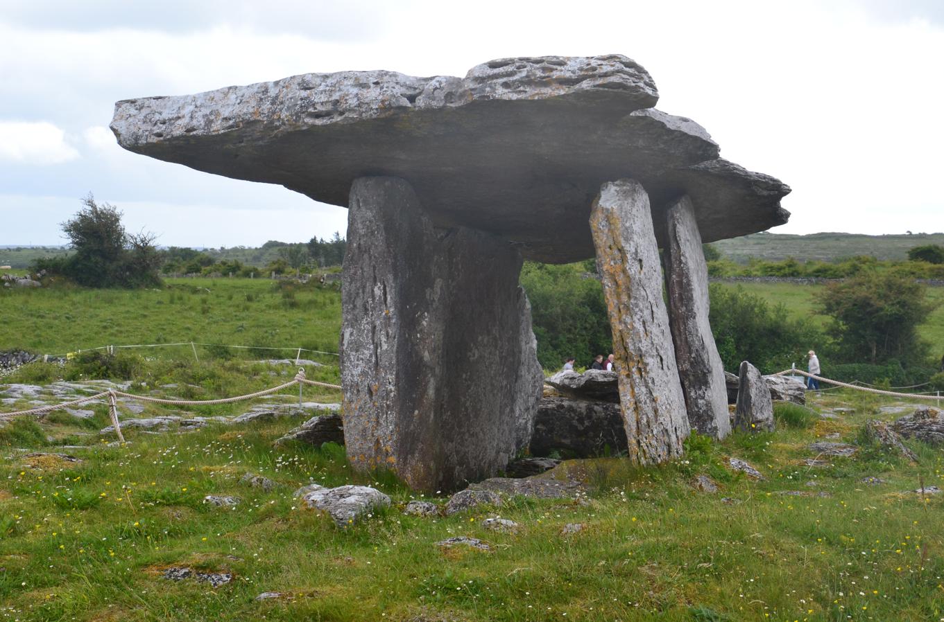 dolmen di Poulnabrone