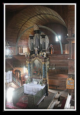 slovacchia Banska Bystrica chiesa legno interno