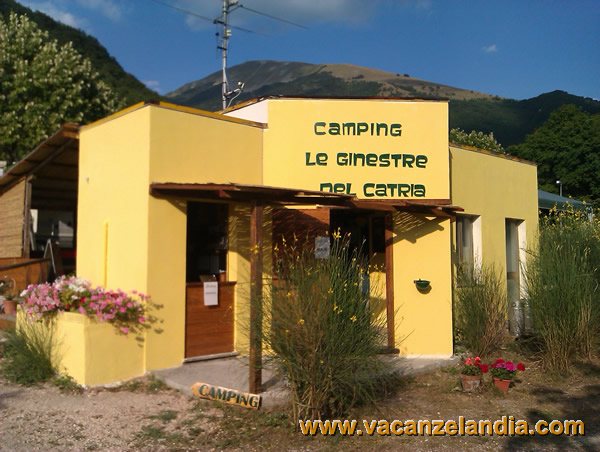 marche_cantiano_raduno_camping_ginestre_catria_reception_bar
