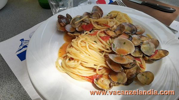 ristorante moorea camping tahiti spaghetti vongole 01